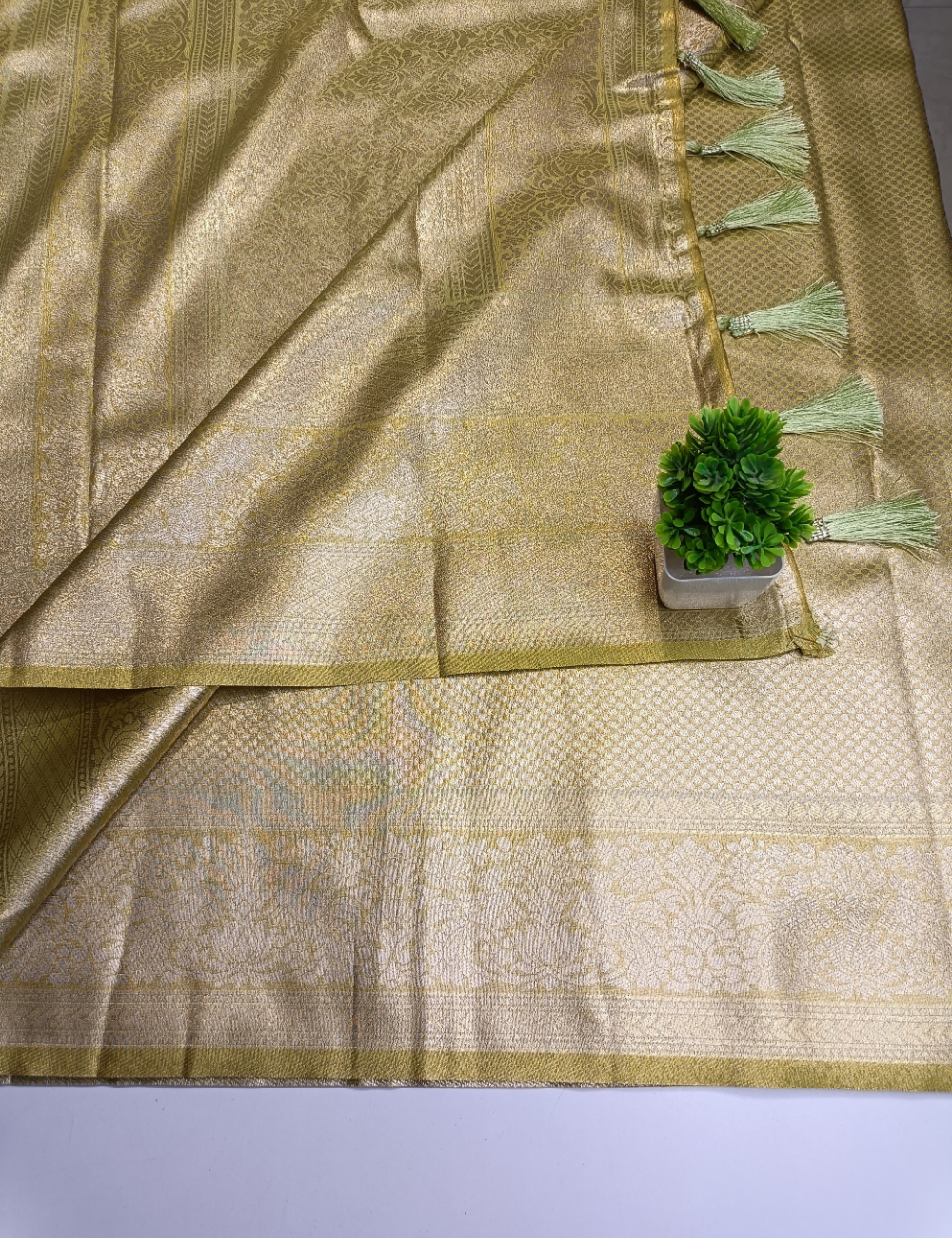 Elachi Green Soft Silk Saree with Self-Tone Border & Blouse