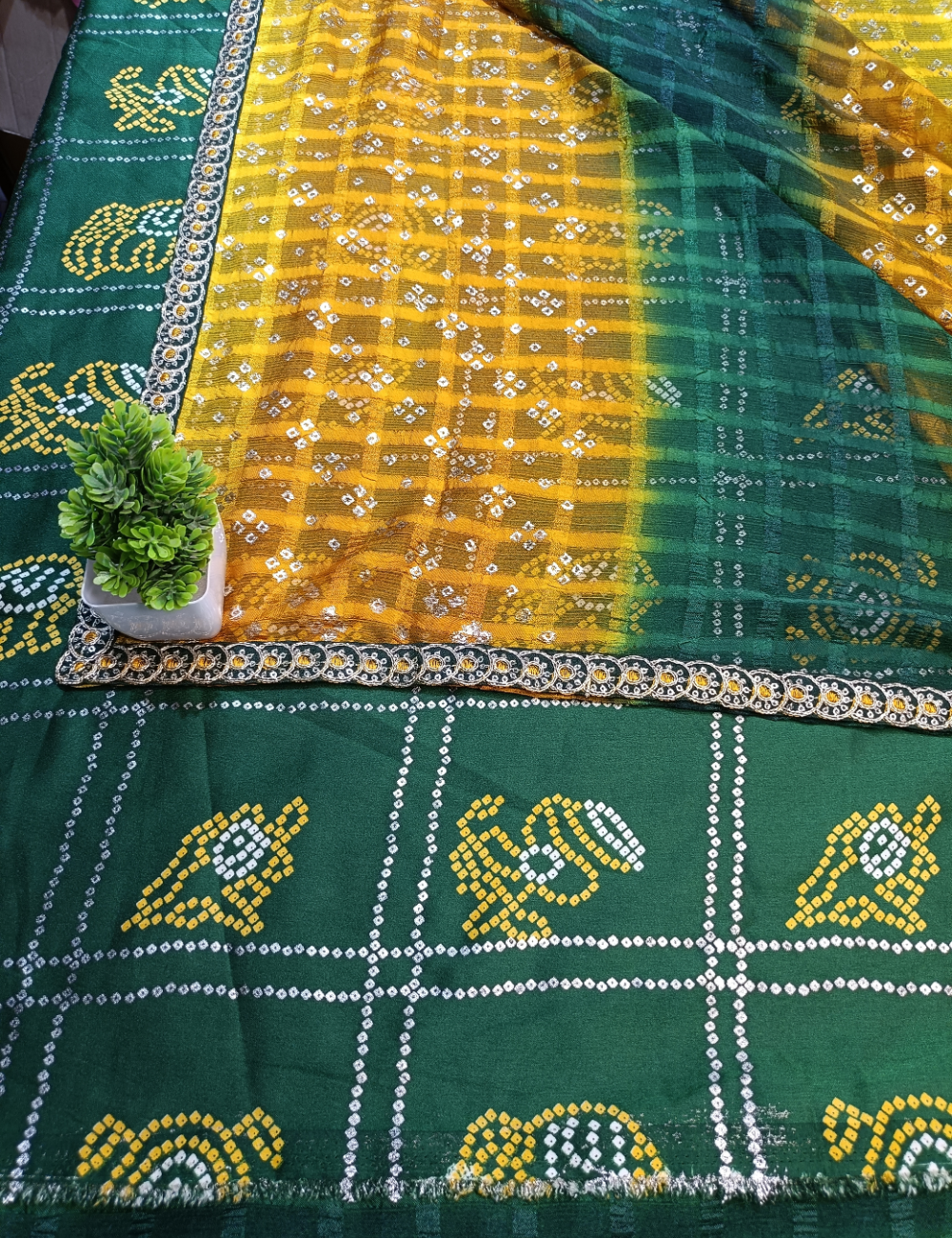 Yellow & Bottle Green Georgette Saree with Contrasting Elegance – Lightweight Festive Wear