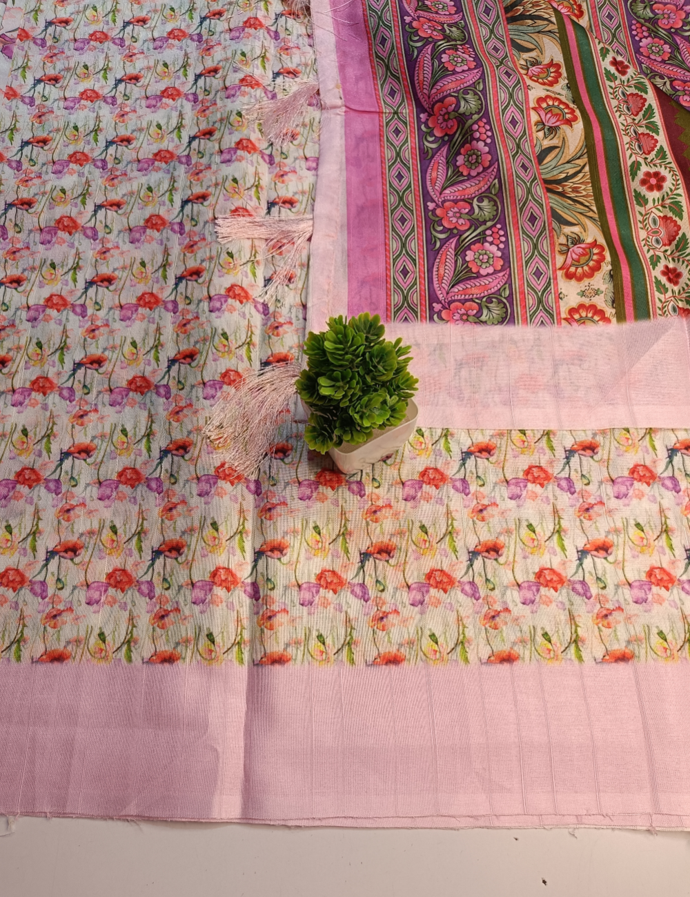 Baby Pink Handwoven Dola Silk Saree with Floral Designs (including blouse piece)